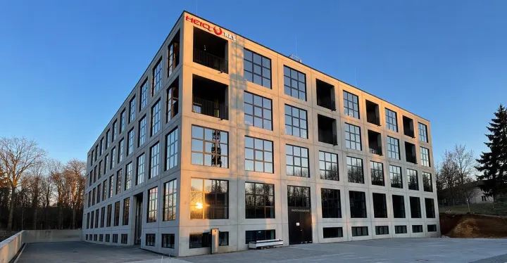 heiq-ras-building